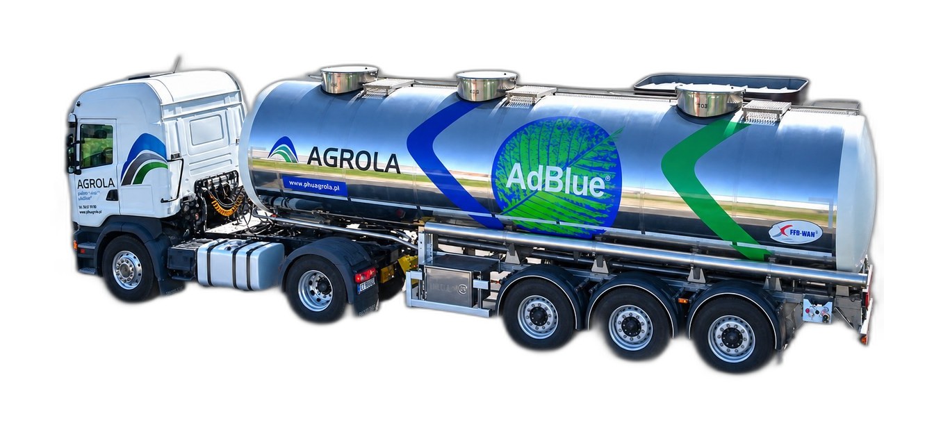 adblue-luzem-cysterna-bialy AdBlue® dostawa luzem — autocysterna AGROLA